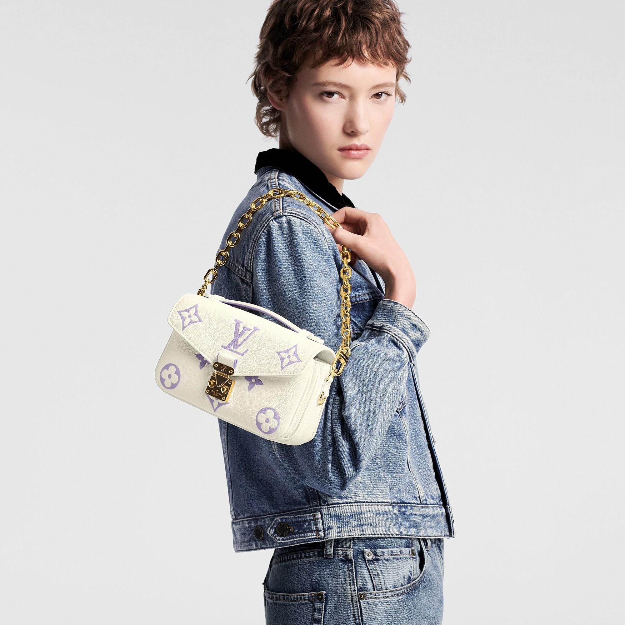 포쉐트 메티스 이스트 웨스트