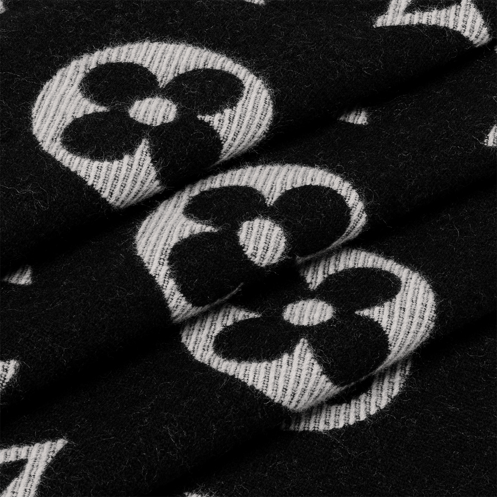 LV 에센셜 스카프