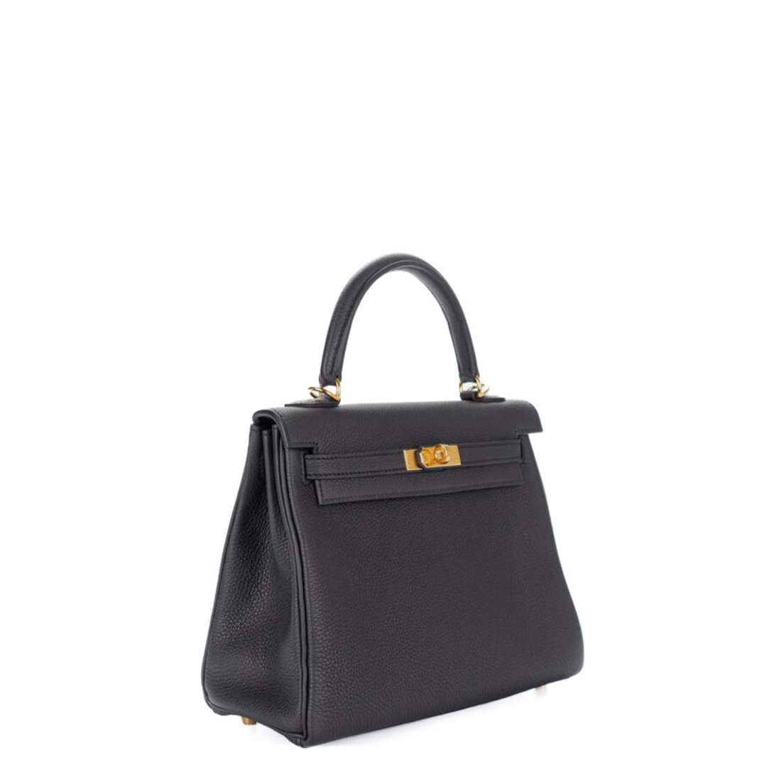 Hermès Kelly 25 Gold Hardware Hand-stitched Togo Leather Noir