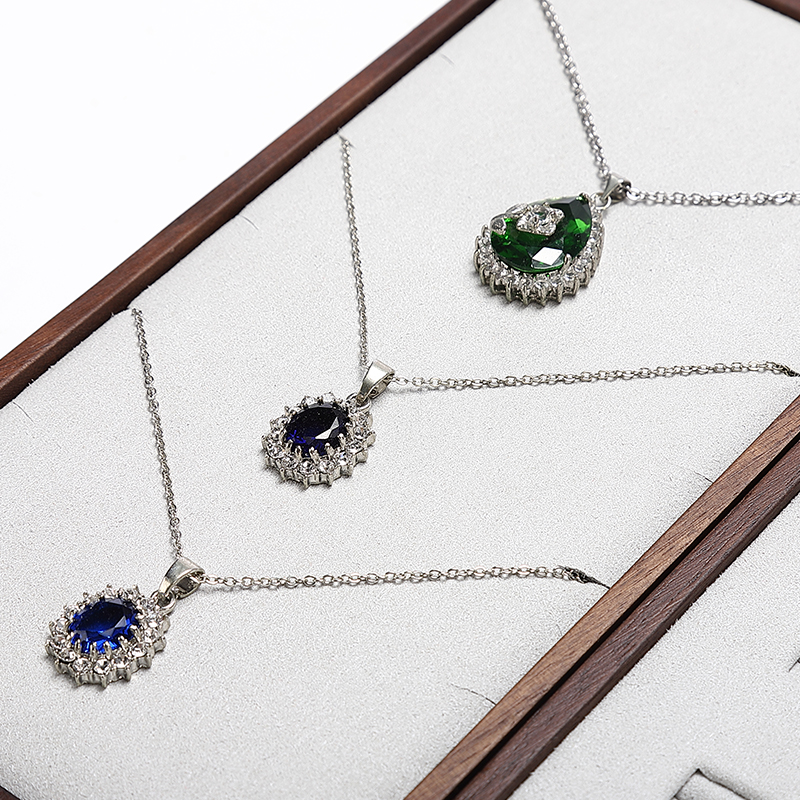 P016 Gray DIGU High-End Solid Wood Microfiber Necklace Jewelry Display Tray