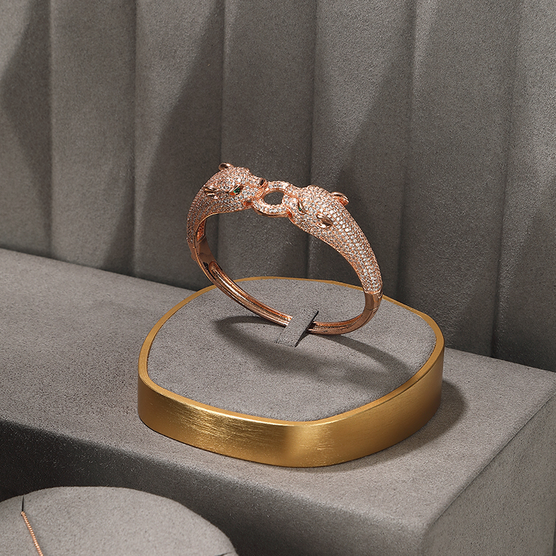 S014 Gray DIGU Luxury Microfiber Jewelry Stand with Metal Base Elegant Display Props