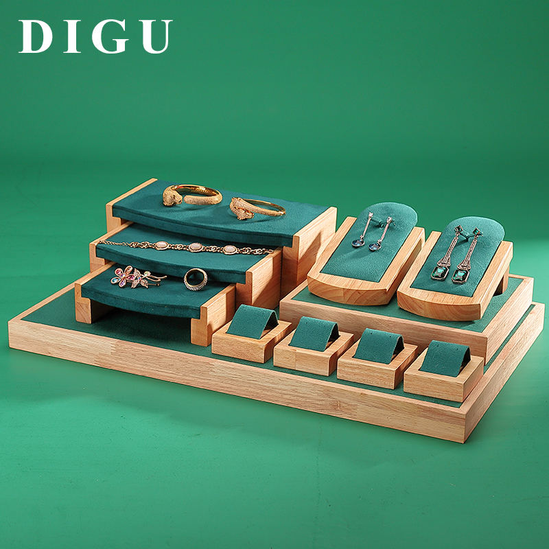S031 DIGU Jewelry display props made of suede and rubber wood