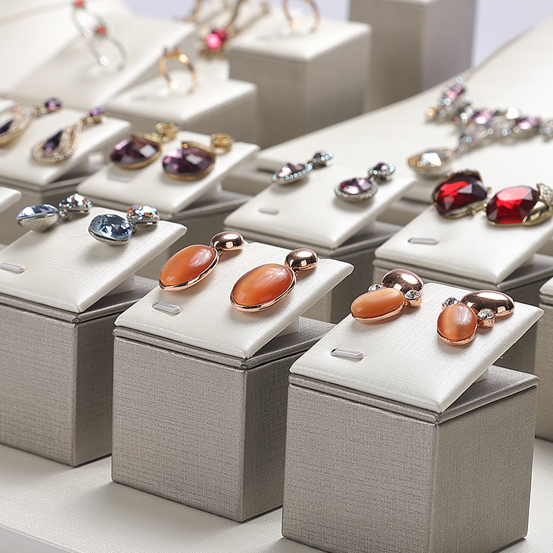 S029 DIGU PU Leather Ring Bracelet Chain Jewelry Display Stand Set