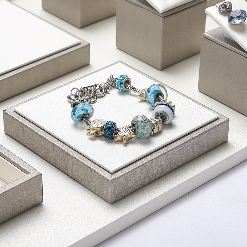 S029 DIGU PU Leather Ring Bracelet Chain Jewelry Display Stand Set