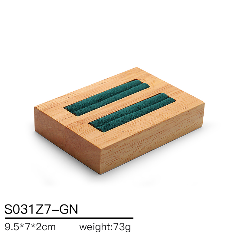 S031 DIGU Jewelry display props made of suede and rubber wood