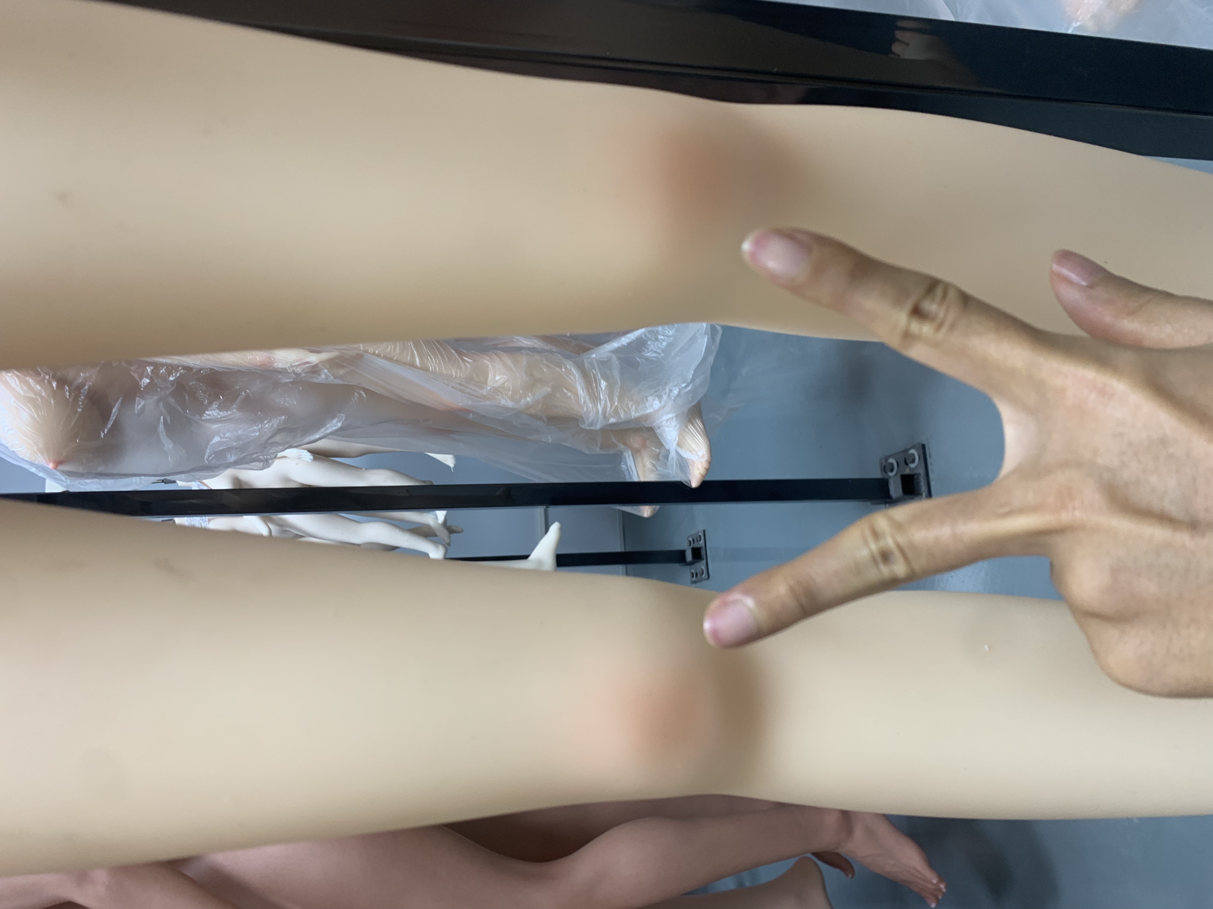 A18 145cm B-Cup Silicone Sex Doll B-Grade Right Wrist Defect Knee Bulge Factory Second