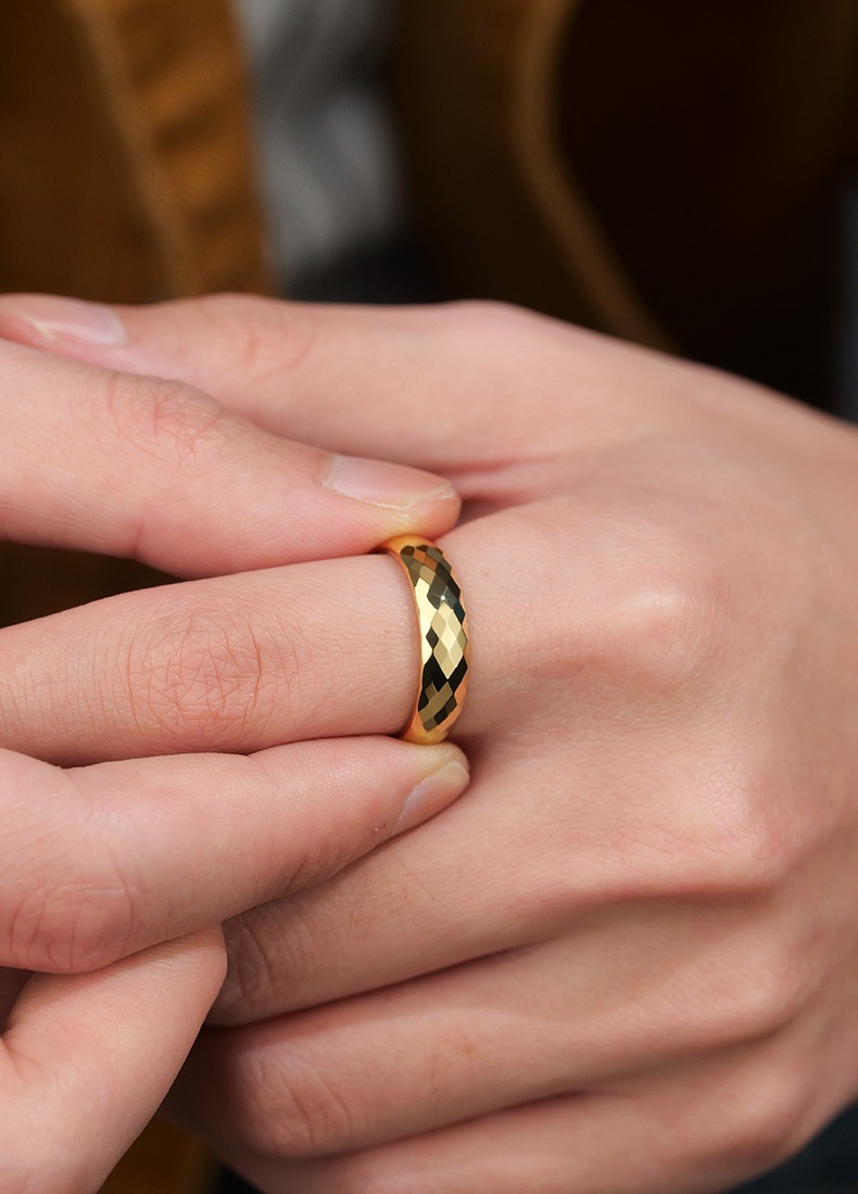 Plain Tungsten Ring for Men and Women Couple Rings Mosaic Multi-faceted Rings Diamond-shaped High-end Trendy Personality Comfortable To Wear