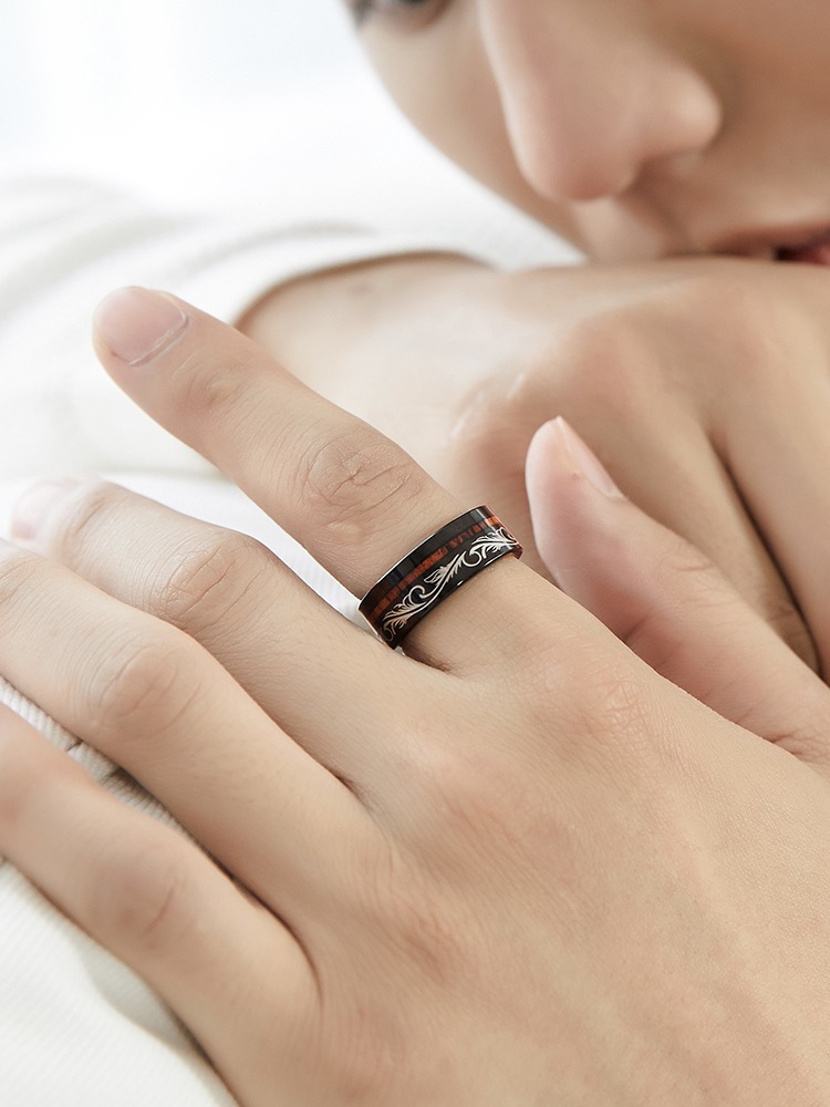 8mm Men's Tungsten Ring for Singles in the Year of the Dragon, Wooden Ring for Trendy Men, Acacia Wood Dragon Totem, Wooden Dragon Pattern Ring - Fusion of Tungsten and Acacia Wood, Deducing Oriental Aesthetics