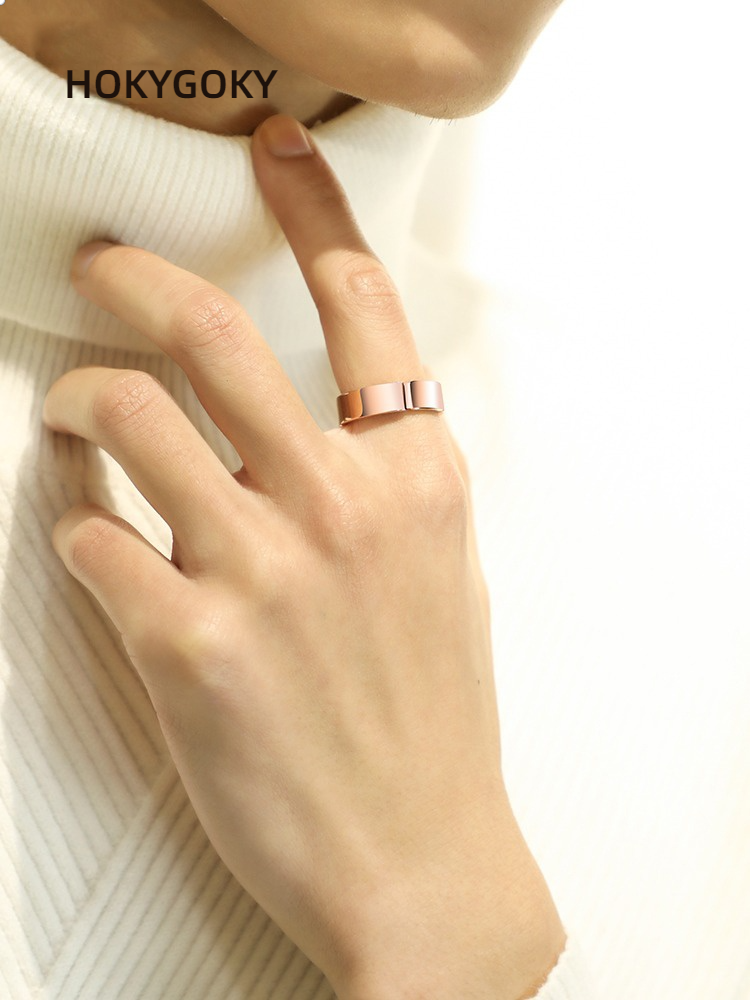 6mm Men's Ring Rose Gold Personality Tungsten Gold Single Ring Niche High-End Ring, Wear-Resistant and Scratch-Resistant, Light Luxury Design, Hand-Grooved, Comfortable to Wear, Free Engraving, Highlighting the Elegant Style of Men