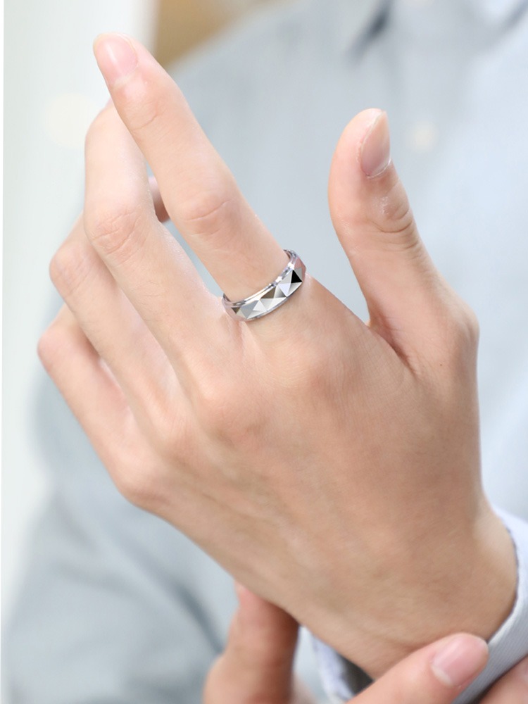Unisex Silver Tungsten High-End Couple Rings Couple Rings Closed Men's Pinky Rings Dazzle Rings 857 Tungsten Simple Facet Design Wear-Resistant and Scratch-Resistant Free Engraving 4.5/6mm Multiple Sizes Suitable or Different Wearing Meanings