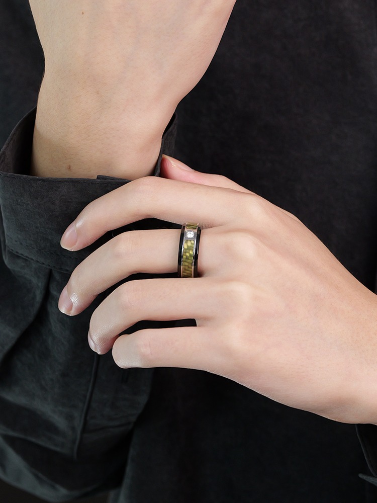 8mm Men's Tungsten Ring, Moissanite Diamond Ring Carbon Fiber Trendy Men's High-end Feeling No Fading Fashionable and Durable Personality Niche Brotherhood