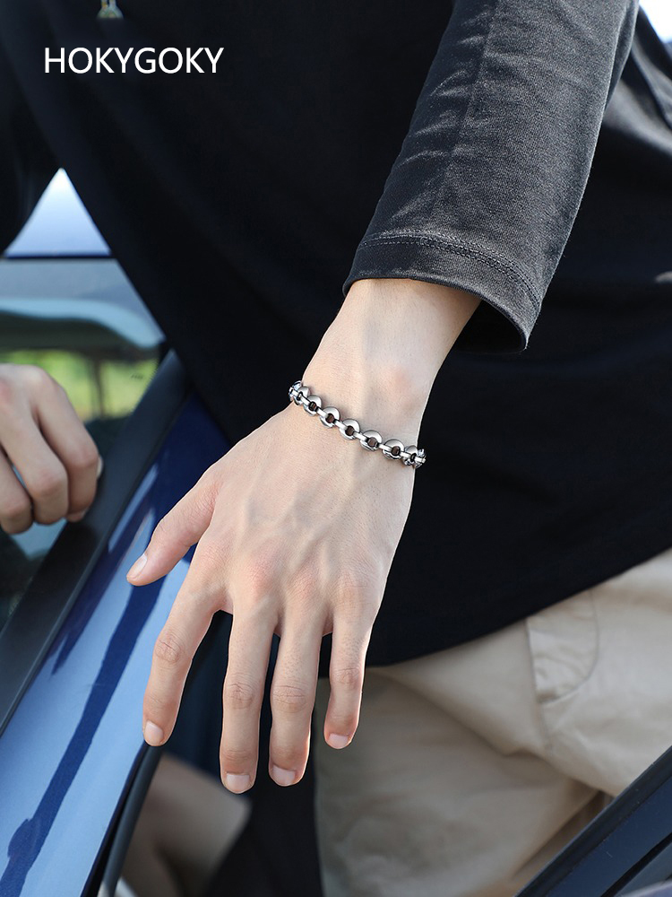 Men's Tungsten Bracelet, Fashionable Niche Design, Personalized Luck, Single, Simple Silver Tungsten Bracelet, Rock and Roll Cycling Style, 8-Shaped Ring Buckle Design, Scratch-Resistant and Wear-Resistant, Can Be Engraved