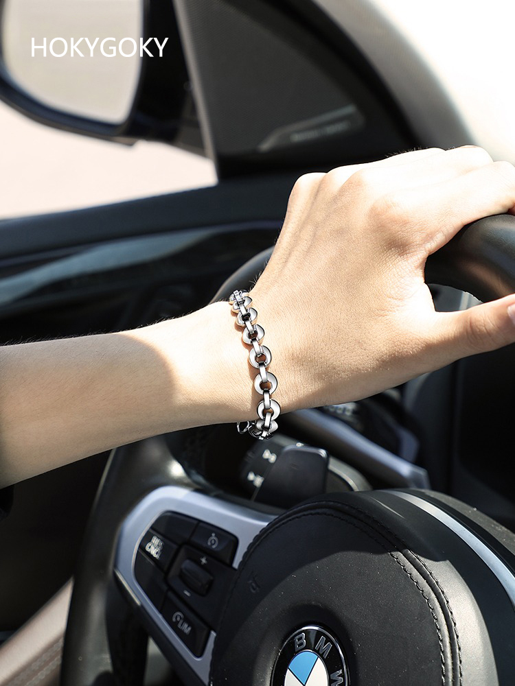 Men's Tungsten Bracelet, Fashionable Niche Design, Personalized Luck, Single, Simple Silver Tungsten Bracelet, Rock and Roll Cycling Style, 8-Shaped Ring Buckle Design, Scratch-Resistant and Wear-Resistant, Can Be Engraved