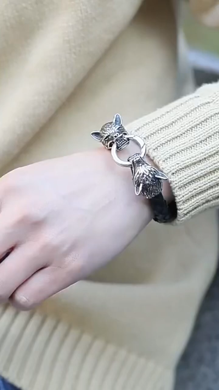 20cm Men's Bracelet Trendy Niche Design Domineering Titanium Steel Jewelry Personality Braided Leather Bracelet Birthday Gift Must-Have for Men Wolf Head Titanium Steel Leather Bracelet | Wild Style Personality Show