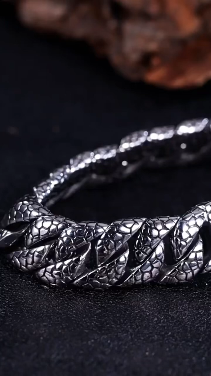 Men's Bracelet Compass Titanium Steel Retro Old Craft Bracelet Snake Pattern High-end Trend European and American Niche Personality Cool Design Hand Jewelry