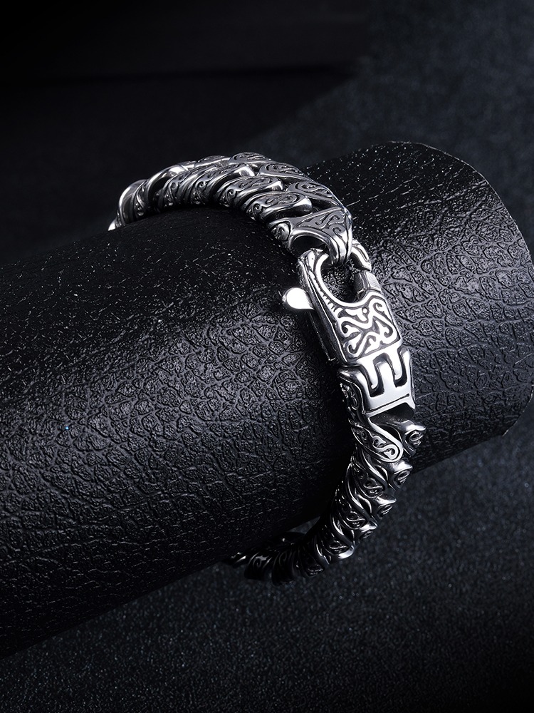 Men's Bracelet Titanium Steel Auspicious Cloud Retro Old Unique Pattern Design Bracelet High-end Sense All-match Hip-hop Jewelry Personality Niche Design Trend