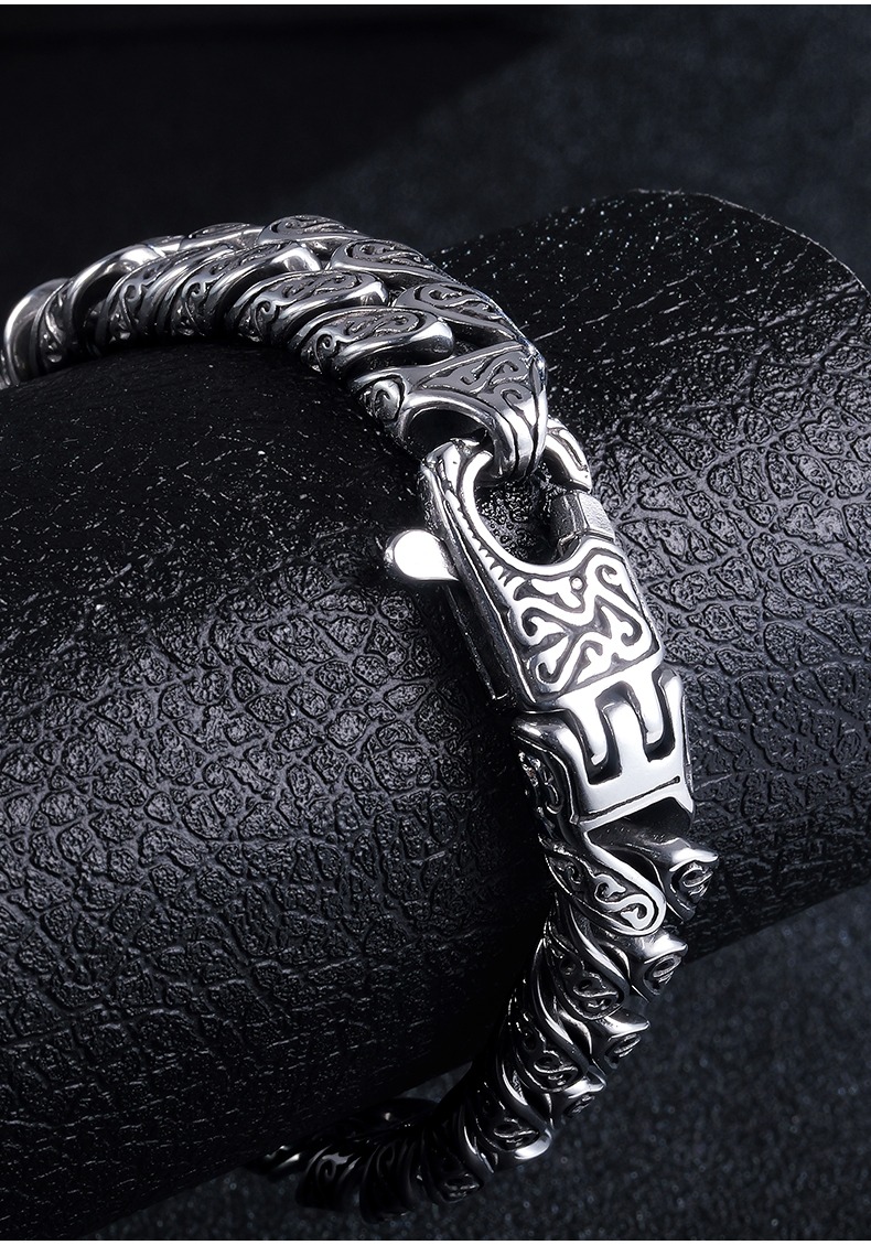 Men's Bracelet Titanium Steel Auspicious Cloud Retro Old Unique Pattern Design Bracelet High-end Sense All-match Hip-hop Jewelry Personality Niche Design Trend