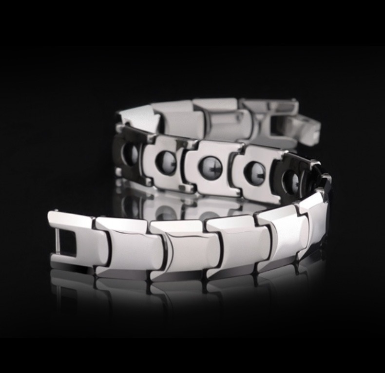 Men's Tungsten Bracelet Is Simple, Domineering, Fashionable, Business-oriented, Casual, Trendy, Single, High Hardness, Wear-resistant, Exquisite Craftsmanship, Retro and Fashionable, A Good Gift for Boyfriend