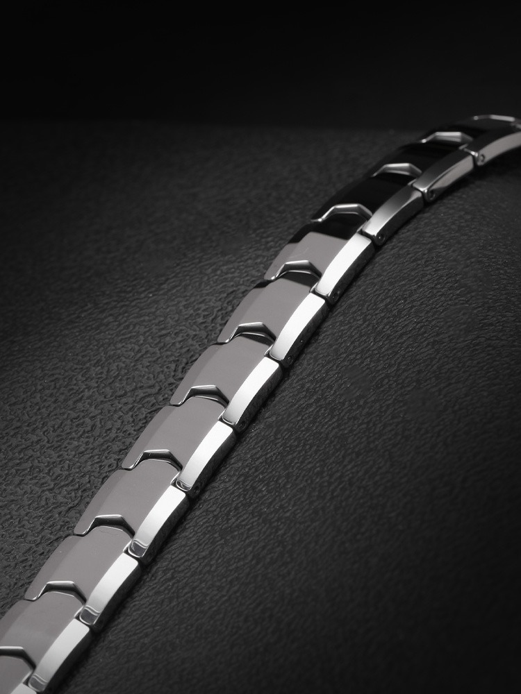 Men's Tungsten Bracelet Is Simple, Domineering, Fashionable, Business-oriented, Casual, Trendy, Single, High Hardness, Wear-resistant, Exquisite Craftsmanship, Retro and Fashionable, A Good Gift for Boyfriend