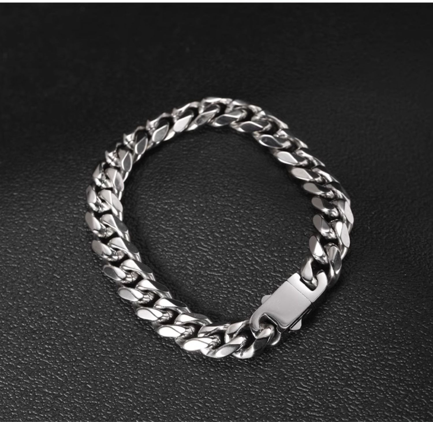 Men's Cuban Titanium Steel Bracelet Hip-hop European and American Trendy Men's Simple American Style Personality Fashion Shiny Bracelet Retro Fashion High Polished Durable Double-sided Butterfly Buckle
