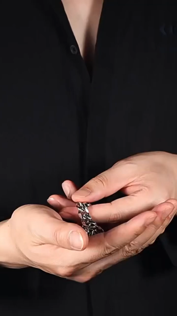 Men's Cuban Titanium Steel Bracelet Hip-hop European and American Trendy Men's Simple American Style Personality Fashion Shiny Bracelet Retro Fashion High Polished Durable Double-sided Butterfly Buckle