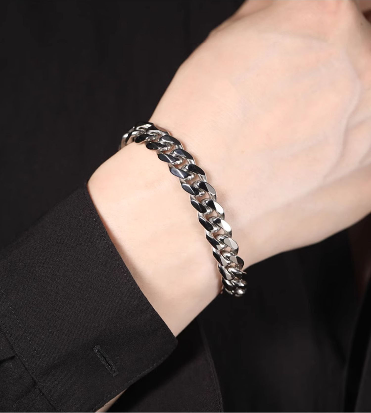 Men's Cuban Titanium Steel Bracelet Hip-hop European and American Trendy Men's Simple American Style Personality Fashion Shiny Bracelet Retro Fashion High Polished Durable Double-sided Butterfly Buckle