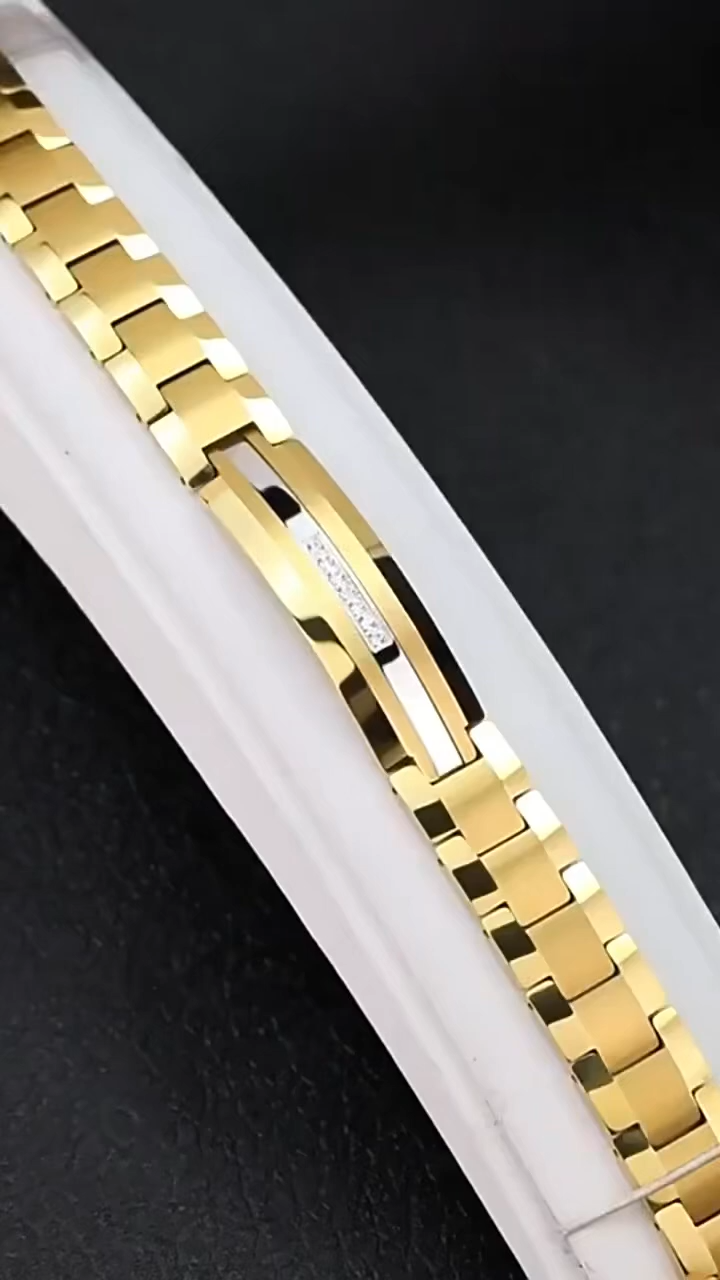 20cm Men's Gold Plated Bracelet Tungsten Gold Personality Trend High-End Fashion Silver Bracelet Jewelry Lucky Tungsten Gold Bracelet 7 Zircon Inlay Luxury Gold / Introverted Silver Wear-Resistant And Scratch-Resistant Workplace Stylish Accessories