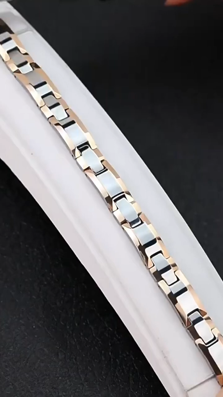 Men's Tungsten Bracelet Rose Gold Embellished Bracelet Niche Magnet Couple Trend Men's Tungsten Steel Bracelet High-end Fashion Elegant Magnetic Therapy Bracelet Simple and Generous