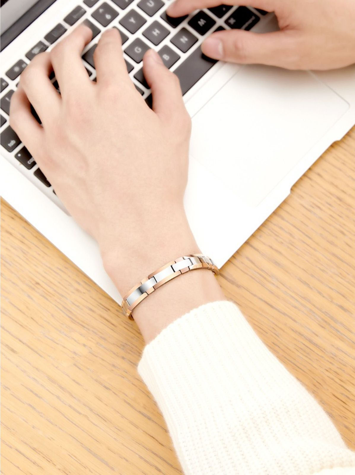 Men's Tungsten Bracelet Rose Gold Embellished Bracelet Niche Magnet Couple Trend Men's Tungsten Steel Bracelet High-end Fashion Elegant Magnetic Therapy Bracelet Simple and Generous