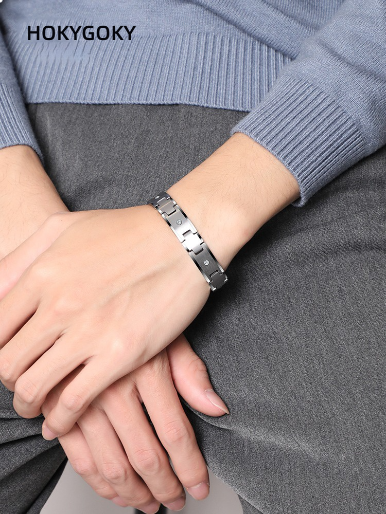 20cm Men's Tungsten Gold Bracelet Personalized Bracelet Simple Engraving Jewelry for Boyfriend's Birthday Gift Men's Light Luxury Business Jewelry 857 Tungsten Gold Timeless Zircon Gorgeous Cutting Shows Identity Taste Fashion Accessories