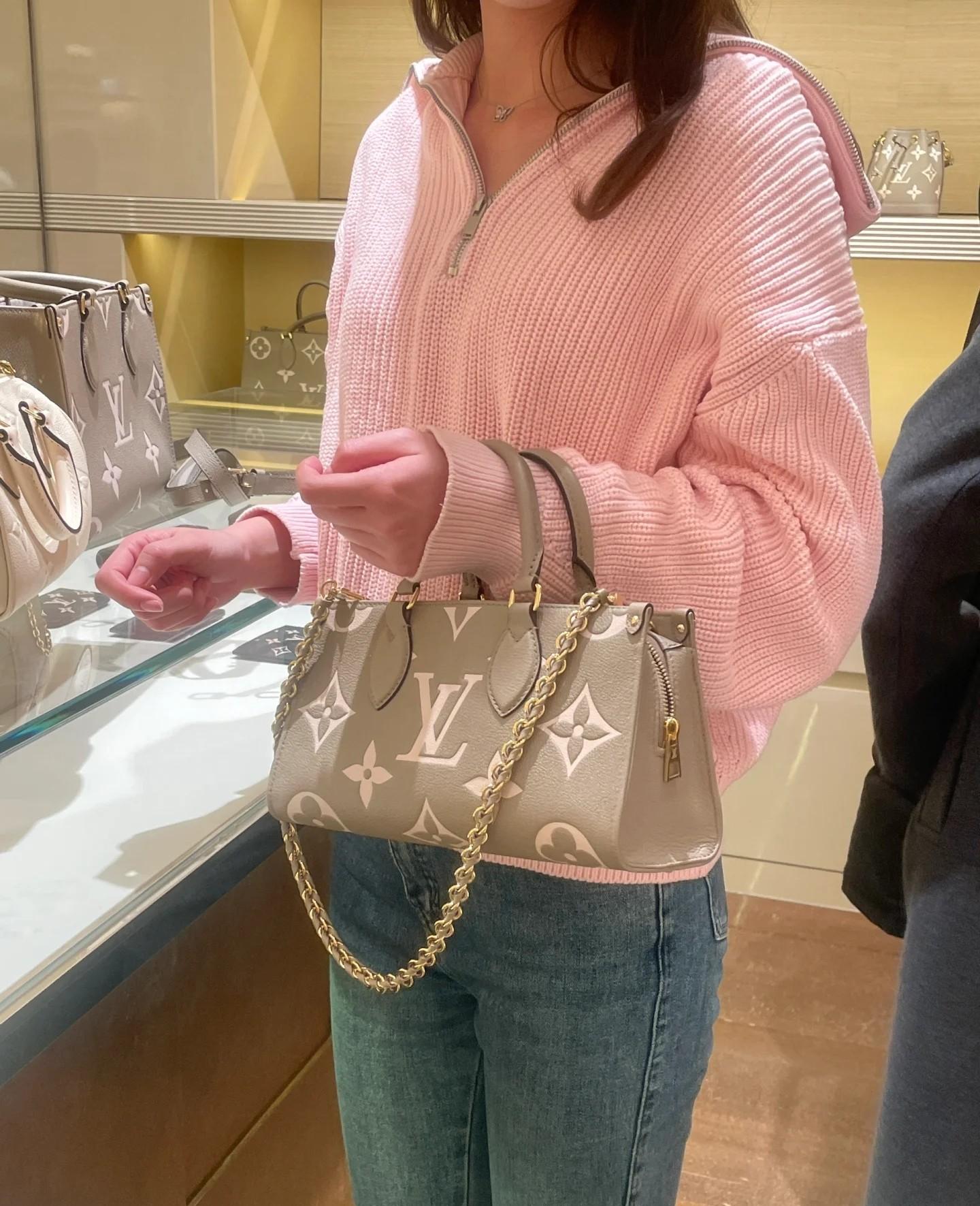 1160-Exclusive Debut | Premium Enhanced Edition Diamond Leather Handbag