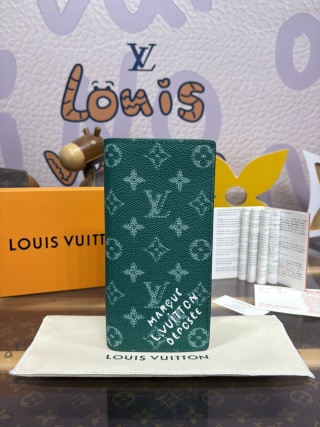 1196-Green Flower Long Wallet