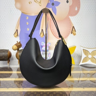 1247-Low Key Cookie Medium Bag in Black Leather