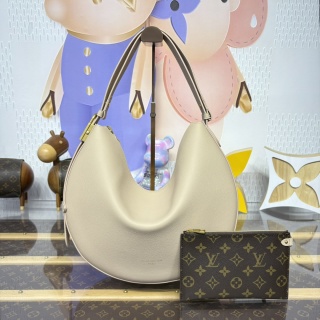 1245-Low Key Cookie Medium Bag in Soft Pink Leather