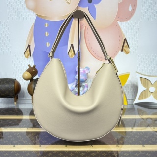 1245-Low Key Cookie Medium Bag in Soft Pink Leather