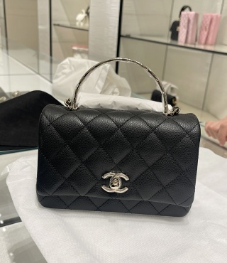 4007-Chanel Coco Handle Black Quilted Bag | Iconic Structure with Timeless Charm