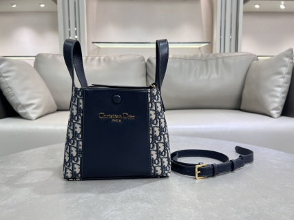 5035-Dior Oblique Jacquard Tote | Signature Elegance Meets Everyday Function