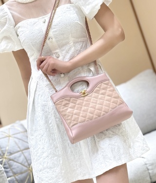 4016-Chanel Pink Colorblock Quilted Bag | Feminine Elegance with a Playful Twist