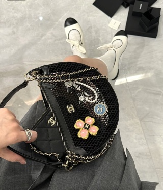 4014-Chanel Mesh Net Bag | Edgy Charm with Iconic Chanel Accents