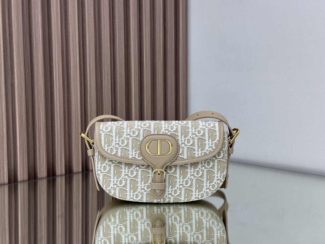 5040-Dior Bobby East-West Small Bag | Vintage Oblique Charm in a Refined Silhouette
