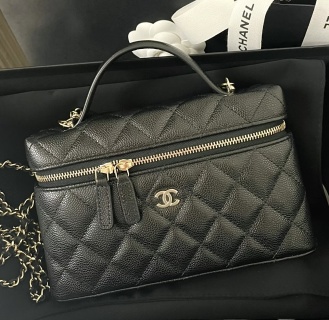 4011-Chanel Black Quilted Box Bag | Classic Elegance with a Modern Edge
