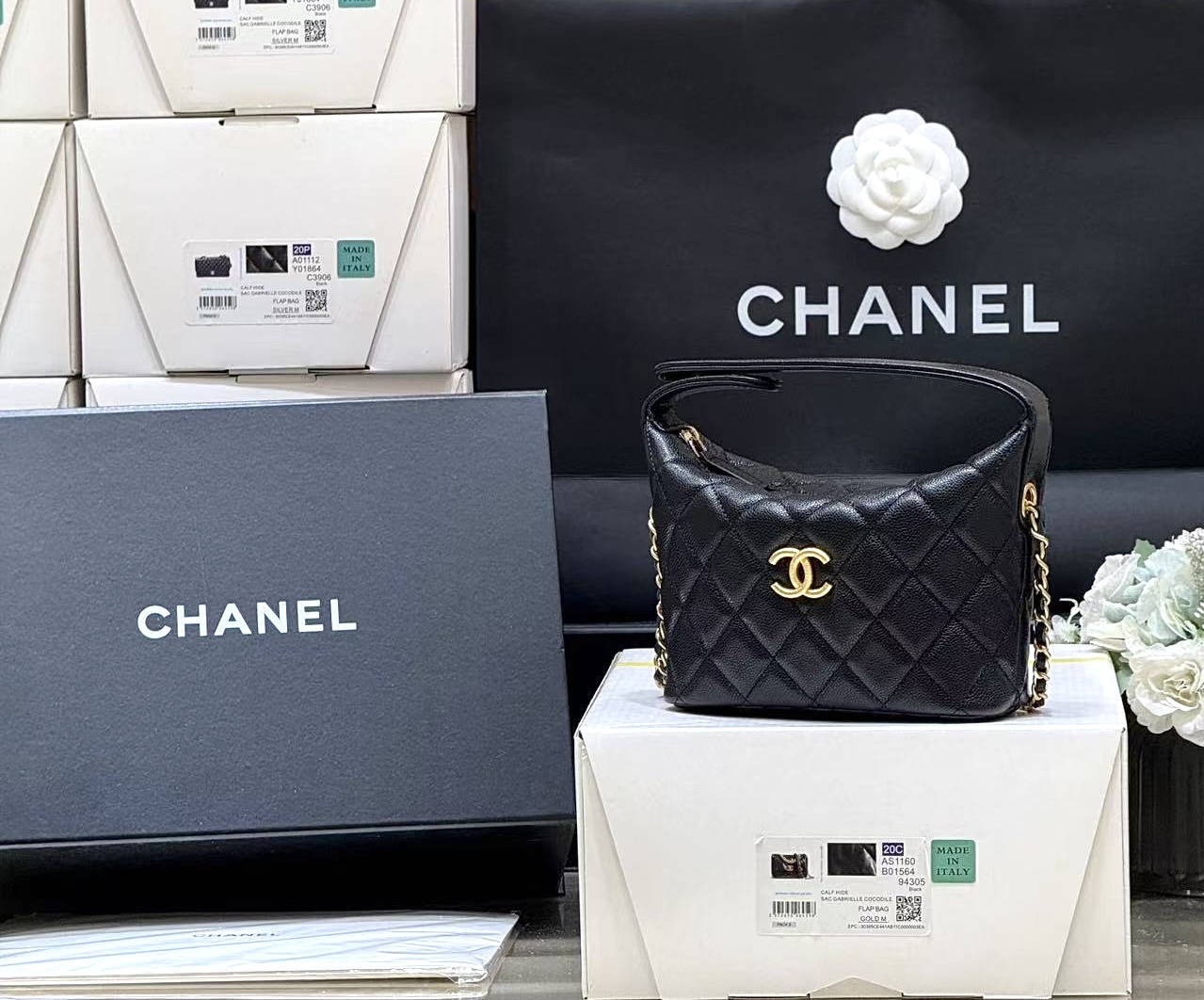 4015-Chanel Black Caviar Leather Bag | Timeless Elegance with a Chic Parisian Twist