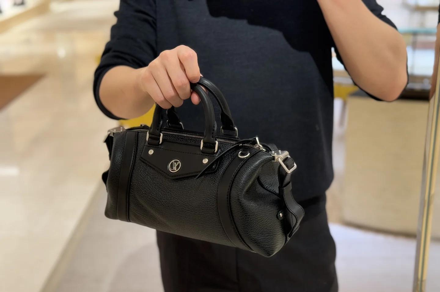 1252-Louis Vuitton Black Leather Boston Bag | Structured Elegance with Everyday Function