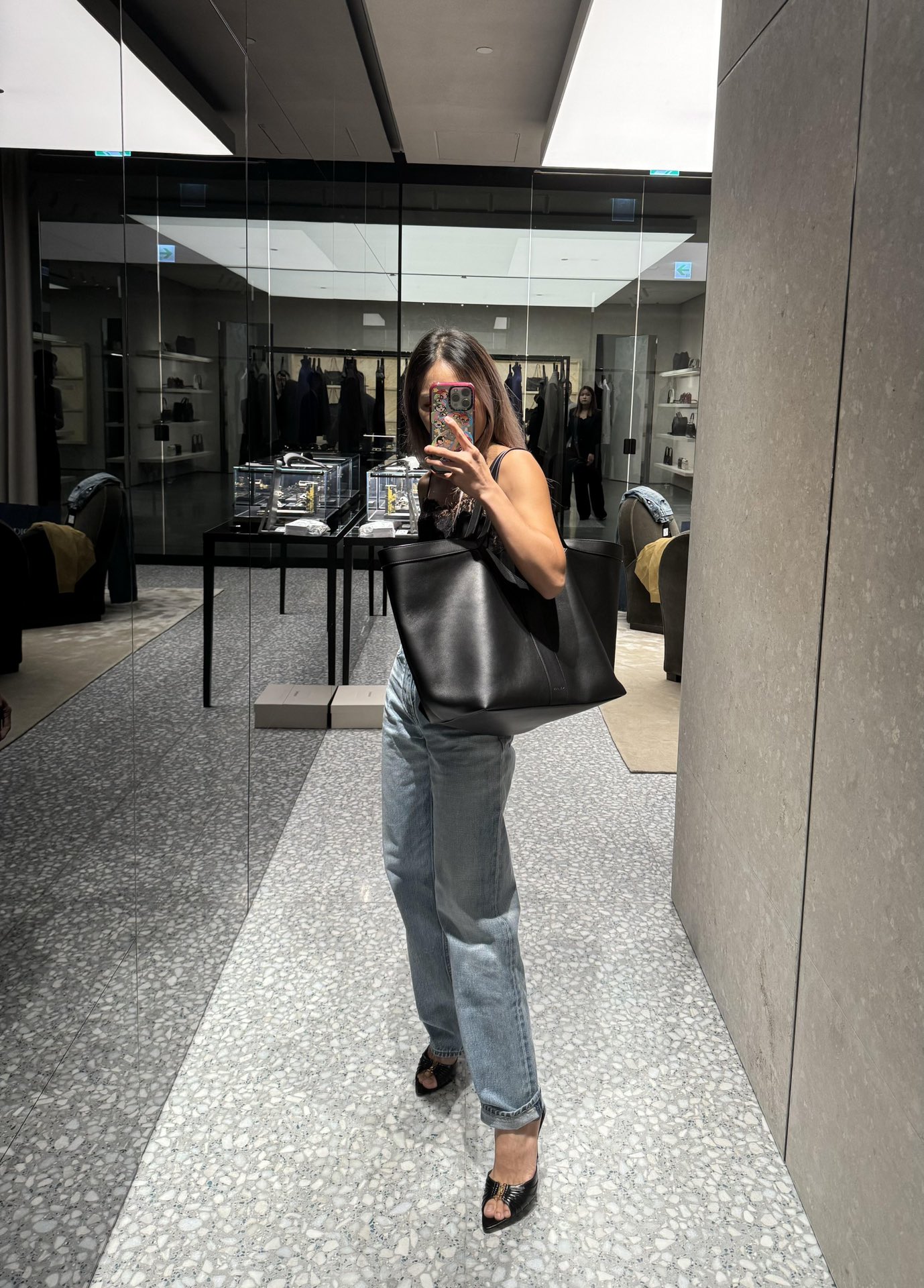 7069-Elegant Black Leather Tote Bag | Timeless Sophistication Meets Everyday Utility