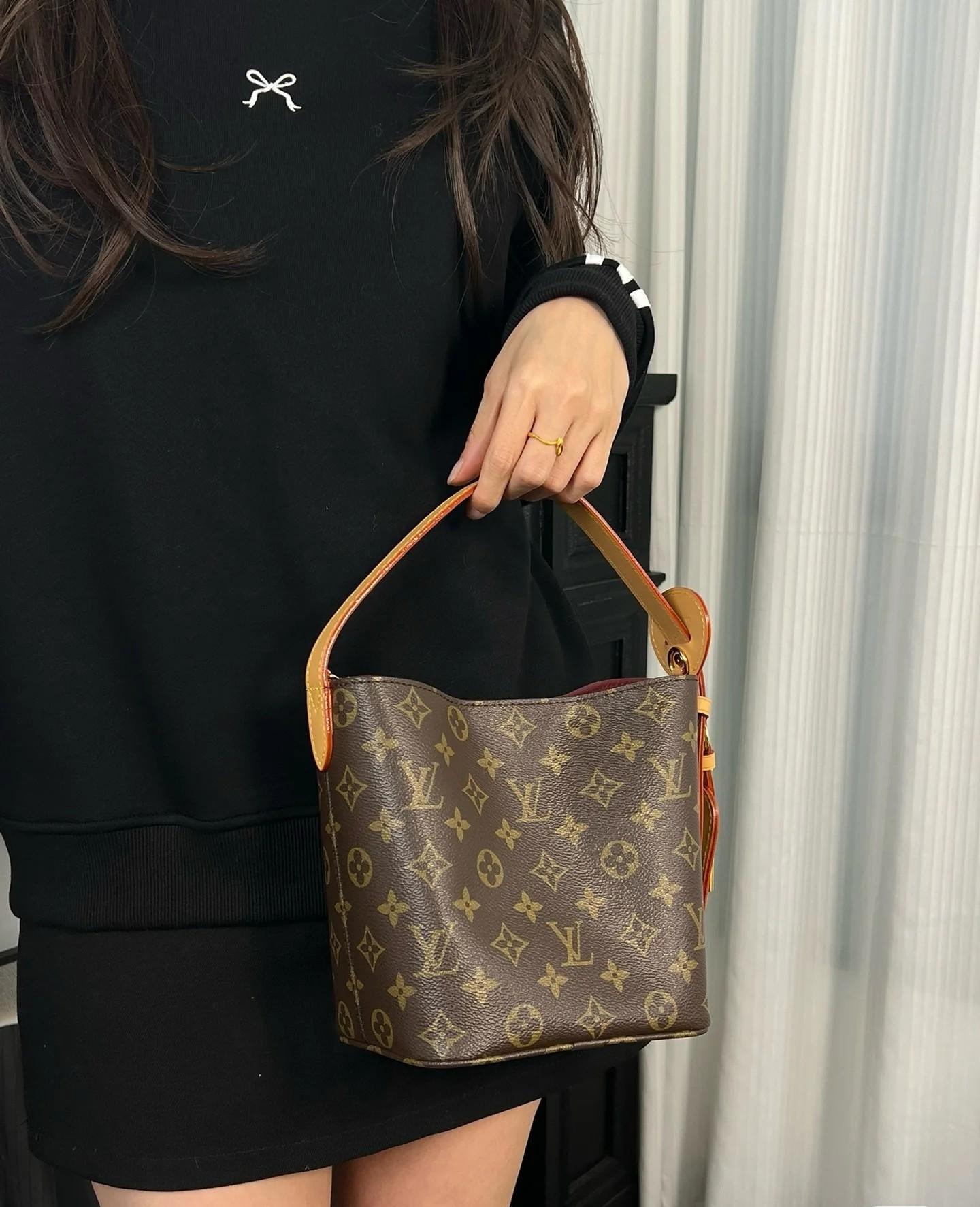 1253-Louis Vuitton Monogram Canvas Bucket Bag | Timeless Charm with a Modern Twist