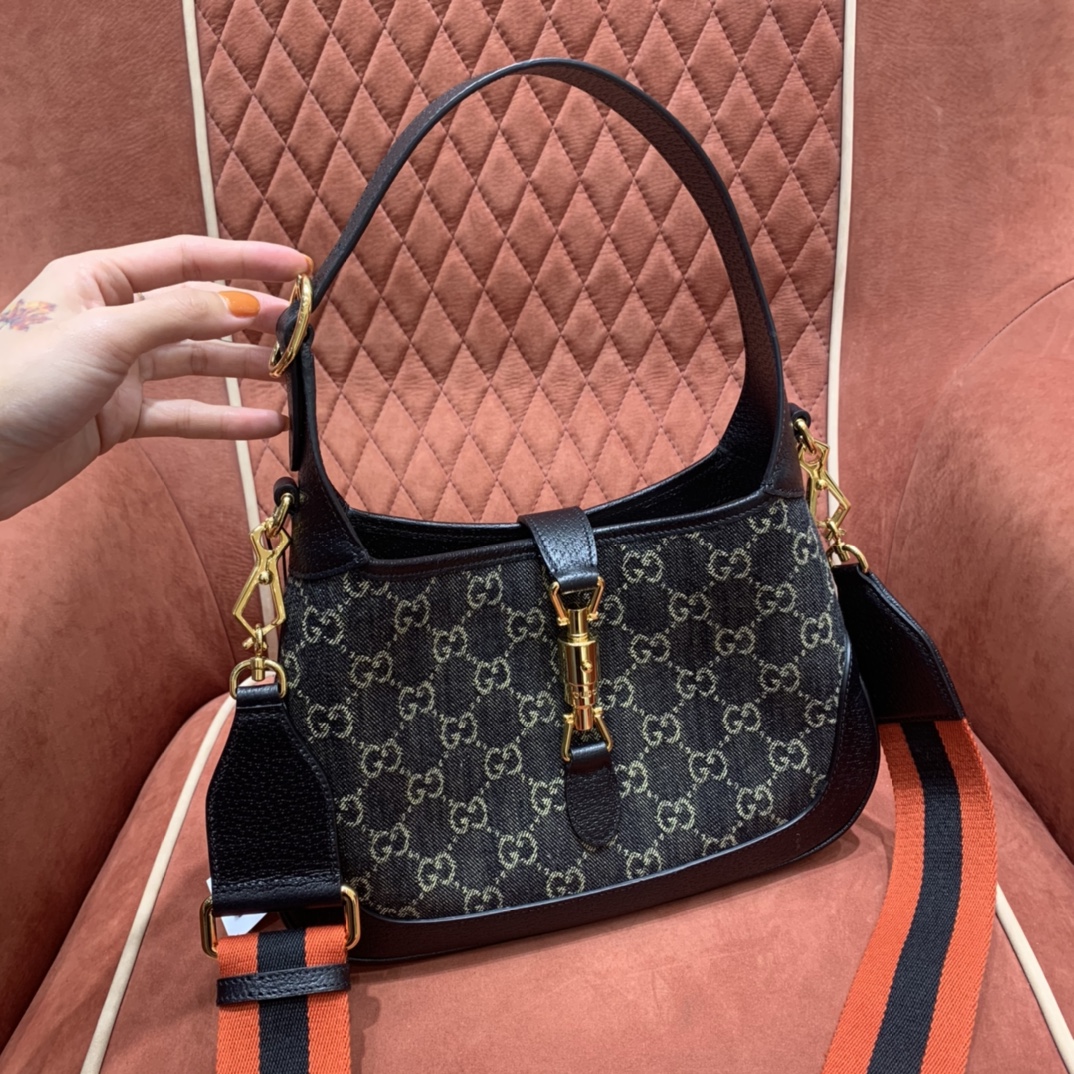 3034-Gucci GG Canvas Saddle Bag | Vintage Charm Meets Modern Utility