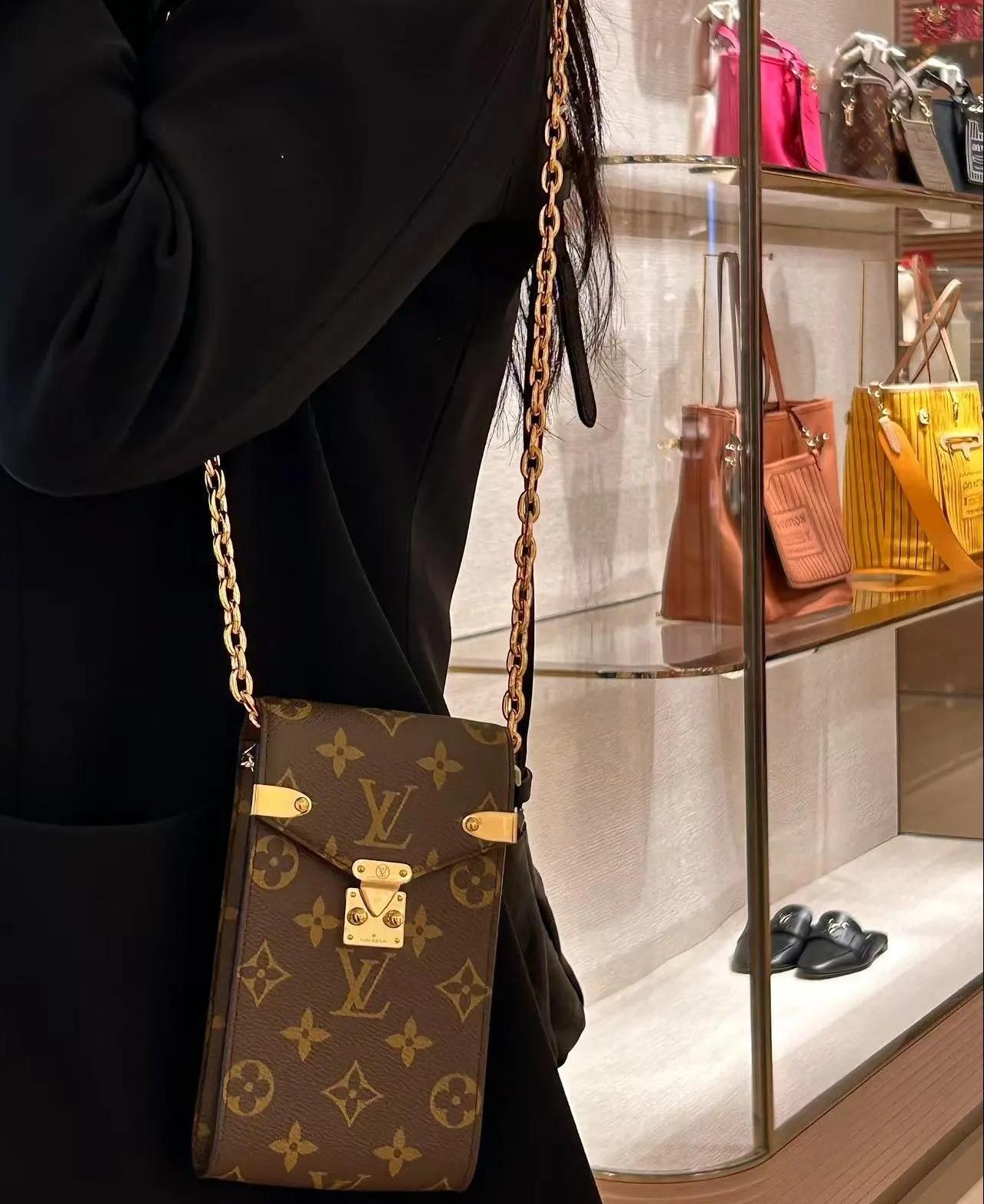 1249-Louis Vuitton Monogram Phone Bag | Compact Luxury for Everyday Chic