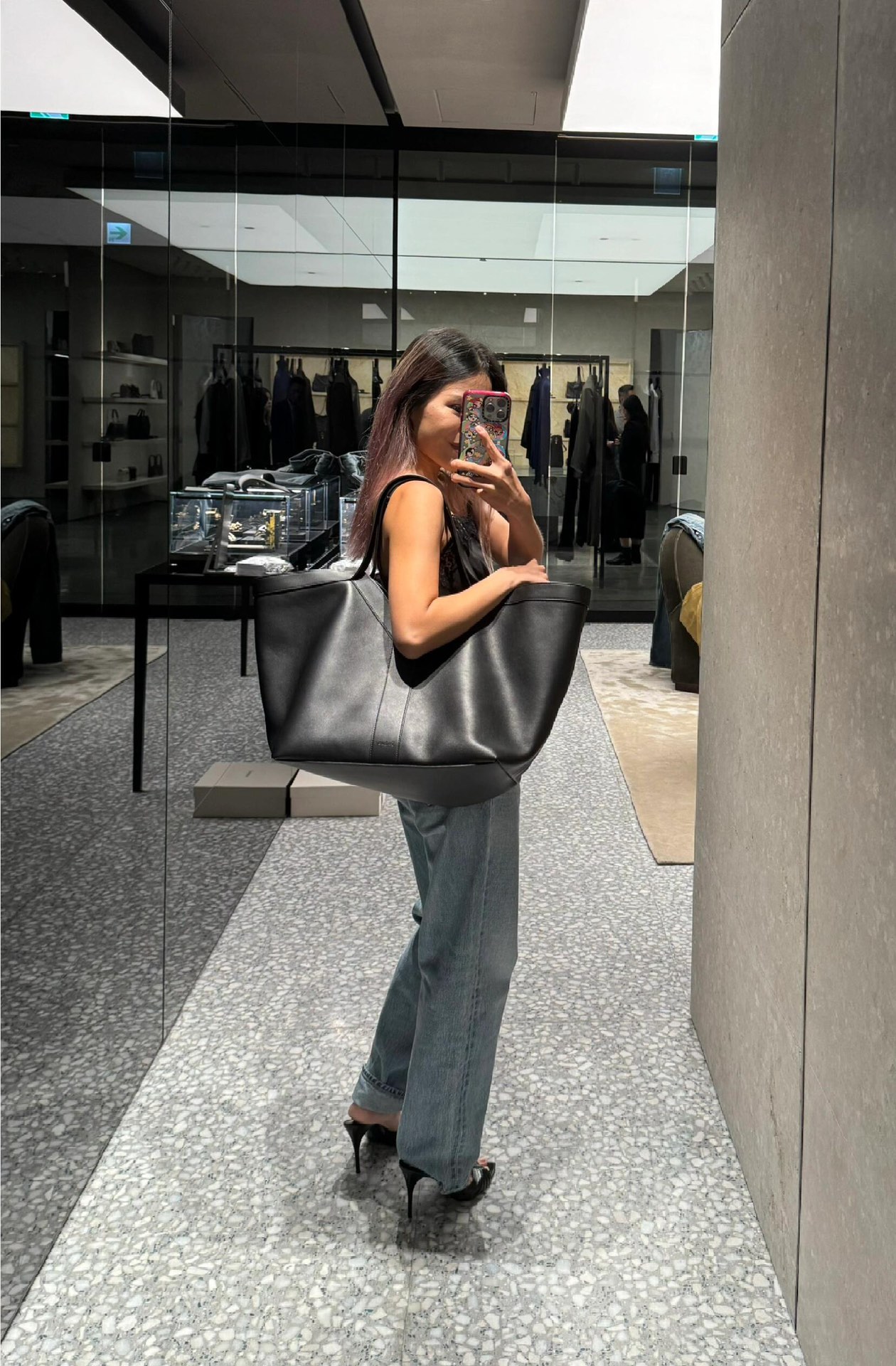 7069-Elegant Black Leather Tote Bag | Timeless Sophistication Meets Everyday Utility