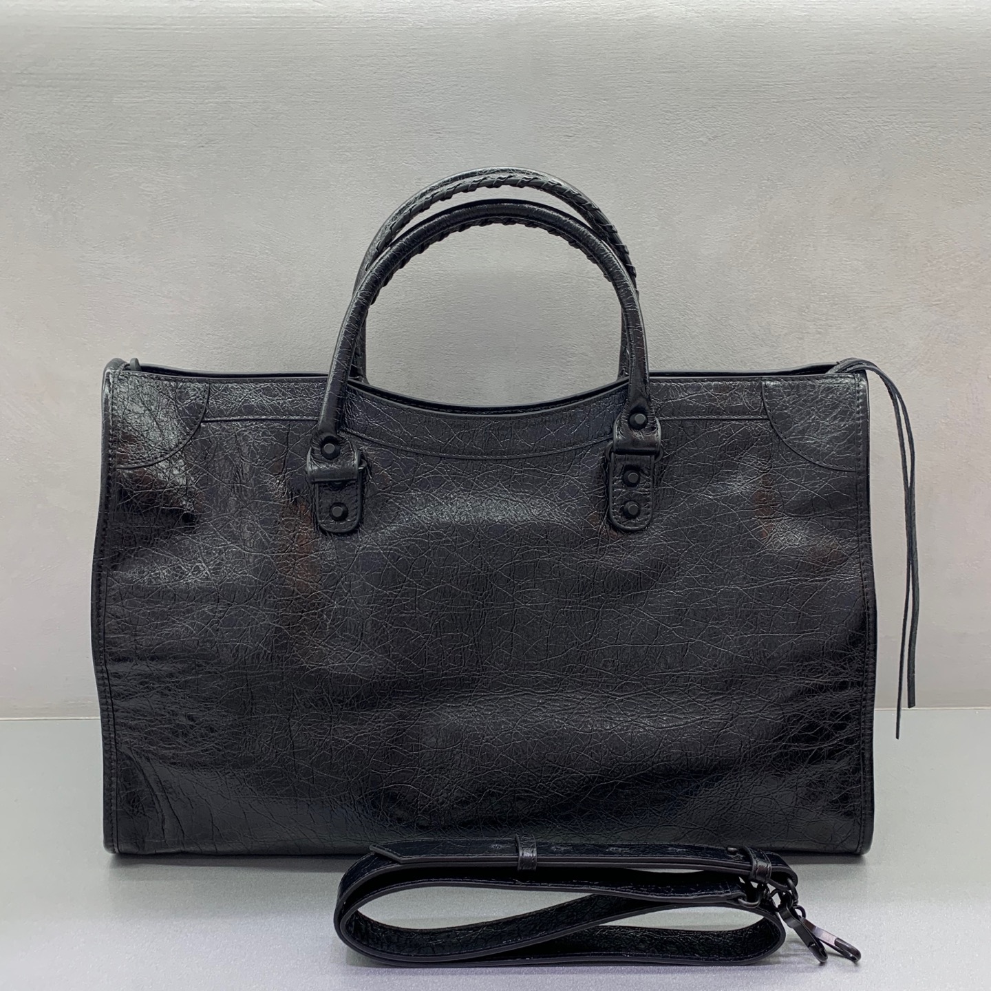 8021-Balenciaga Classic Black City Bag | Edgy Elegance Meets Everyday Utility