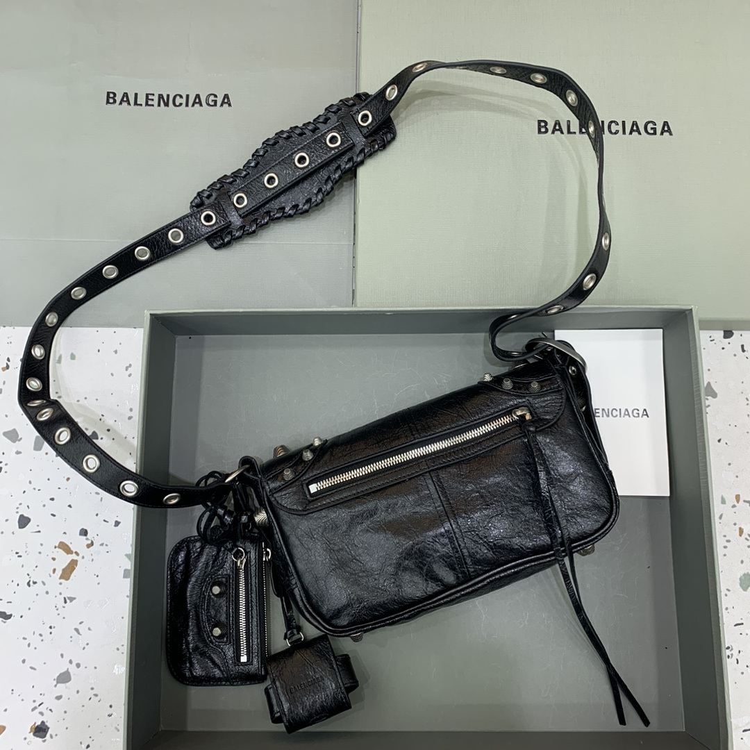 8019-Balenciaga Classic Moto Bag | Iconic Edgy Elegance in Compact Form